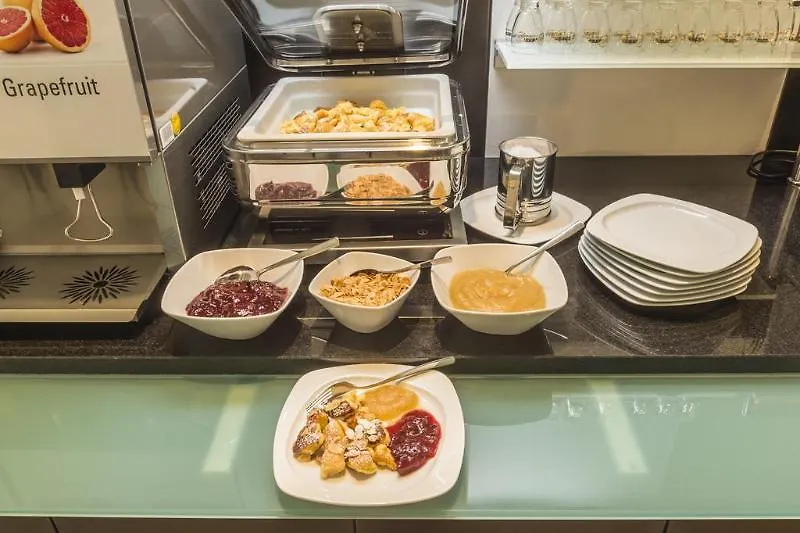 Star G Hotel Premium Muenchen Domagkstrasse 3*, Münih
